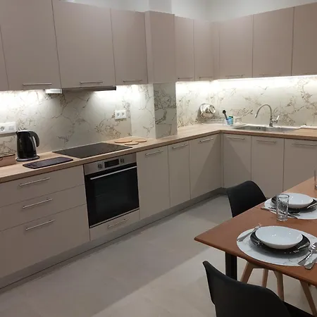 Golden Orb Ханья