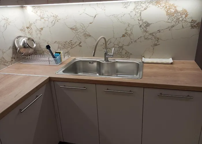 Golden Orb * La Canea