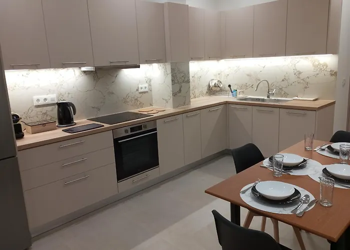 Golden Orb Ханья